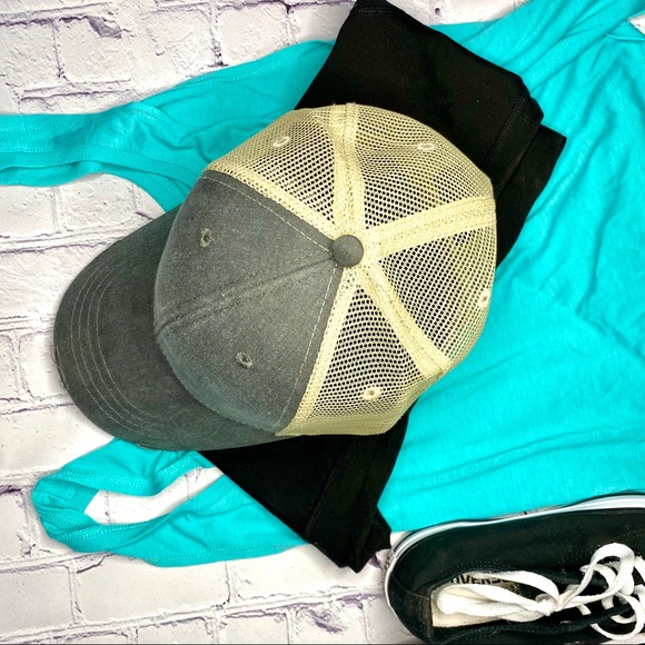 Distressed SnapBack baseball cap - Picture 3 of 9